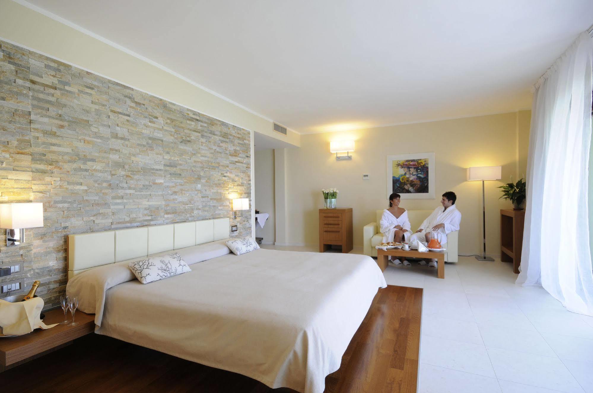 Pugnochiuso Resort - Hotel Del Faro Exteriér fotografie